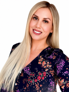 Photo of Dr. Ashley DeVaere