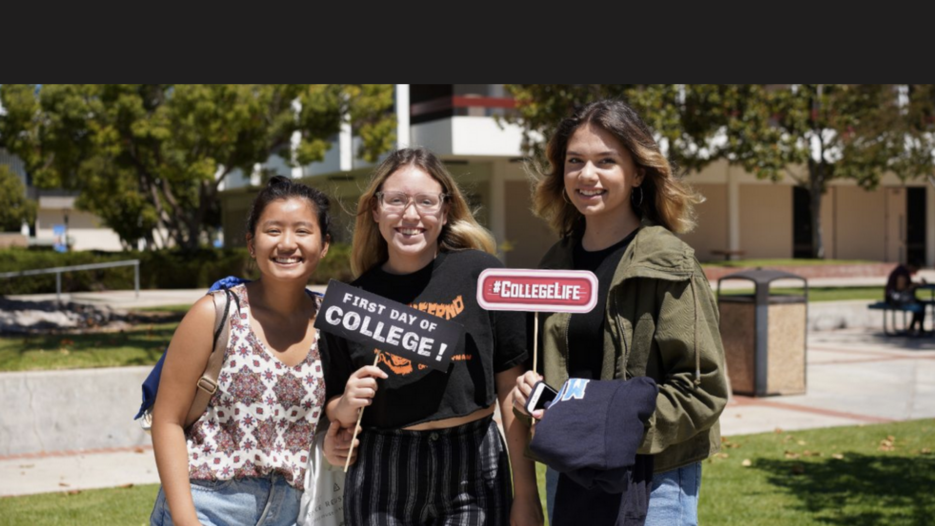 Group of students posing during New Student Welcome