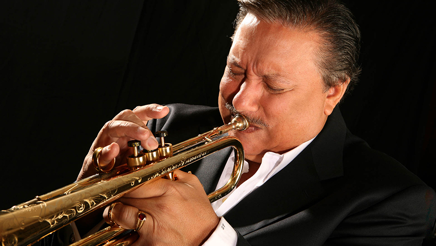 arturo sandoval playing trumpet