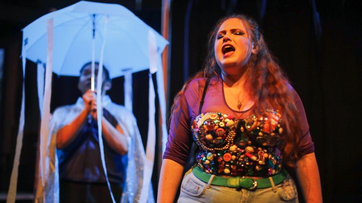 Singer and Jelly Fish