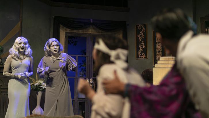 Maid sees the ghosts